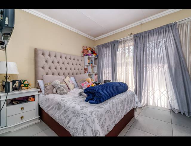 4 BEDROOM HOUSE FOR SALE IN RANDPARK RIDGE